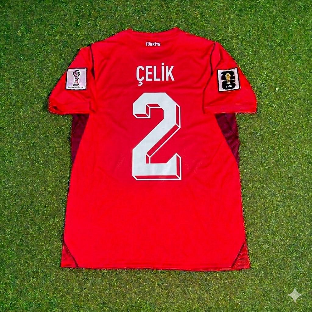 Zeki Çelik #2 Turquie Turquie - Coupe du Monde 2026 - Domicile Rouge - Maillot
